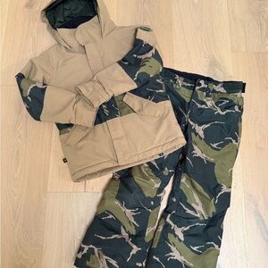 Burton ski/snowboarding jacket & pants set
